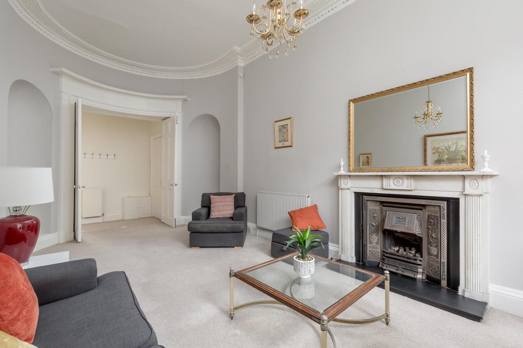 Light And Spacious 2 Bedroom Flat In Heart Of 爱丁堡 外观 照片
