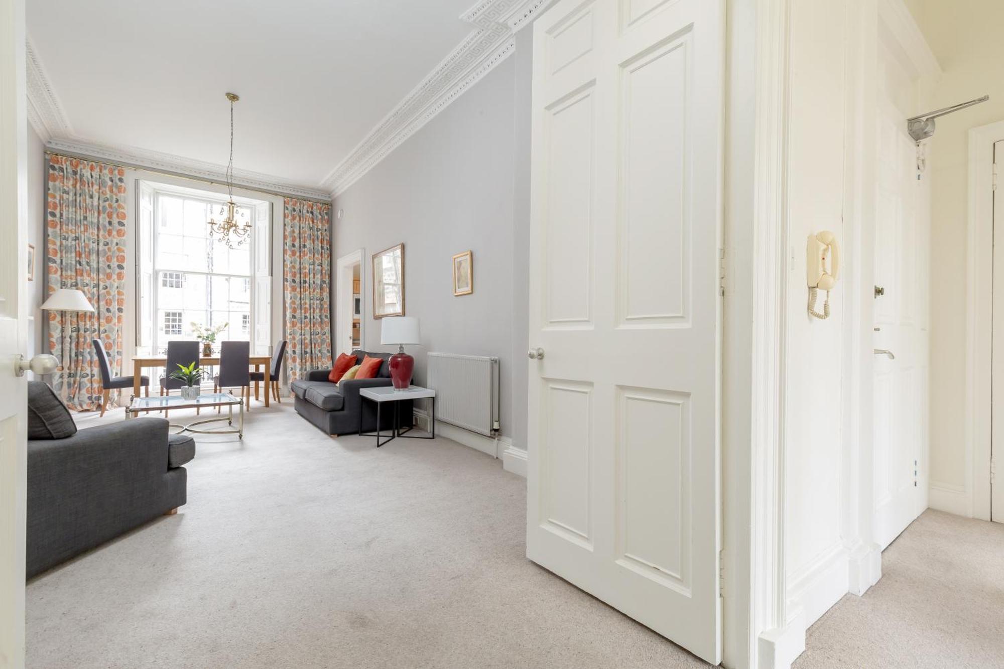 Light And Spacious 2 Bedroom Flat In Heart Of 爱丁堡 外观 照片
