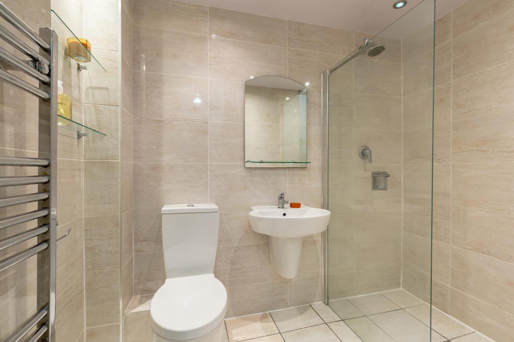 Light And Spacious 2 Bedroom Flat In Heart Of 爱丁堡 外观 照片