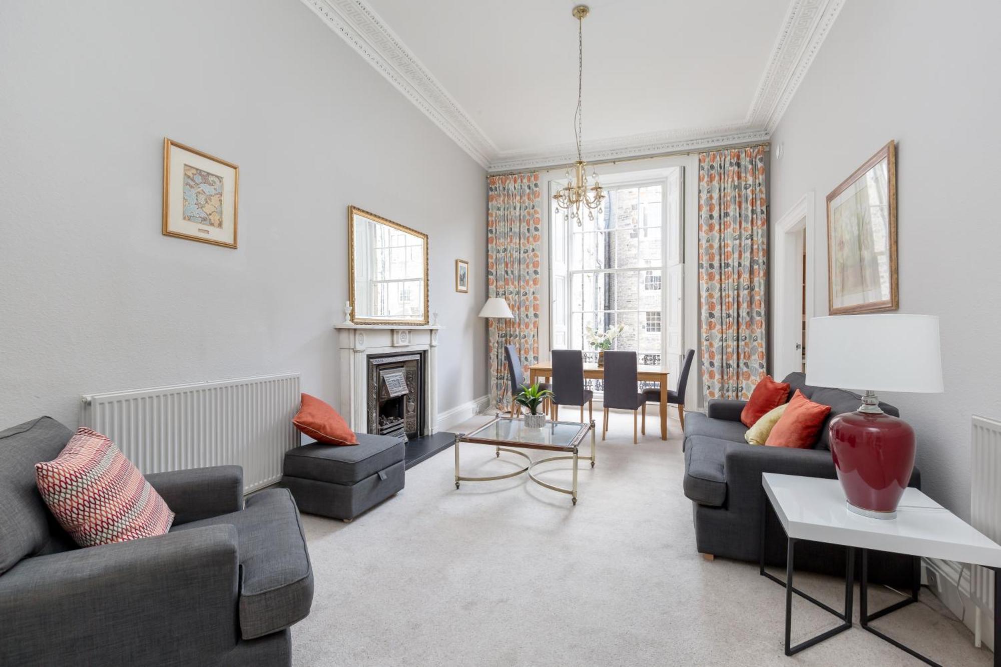 Light And Spacious 2 Bedroom Flat In Heart Of 爱丁堡 外观 照片