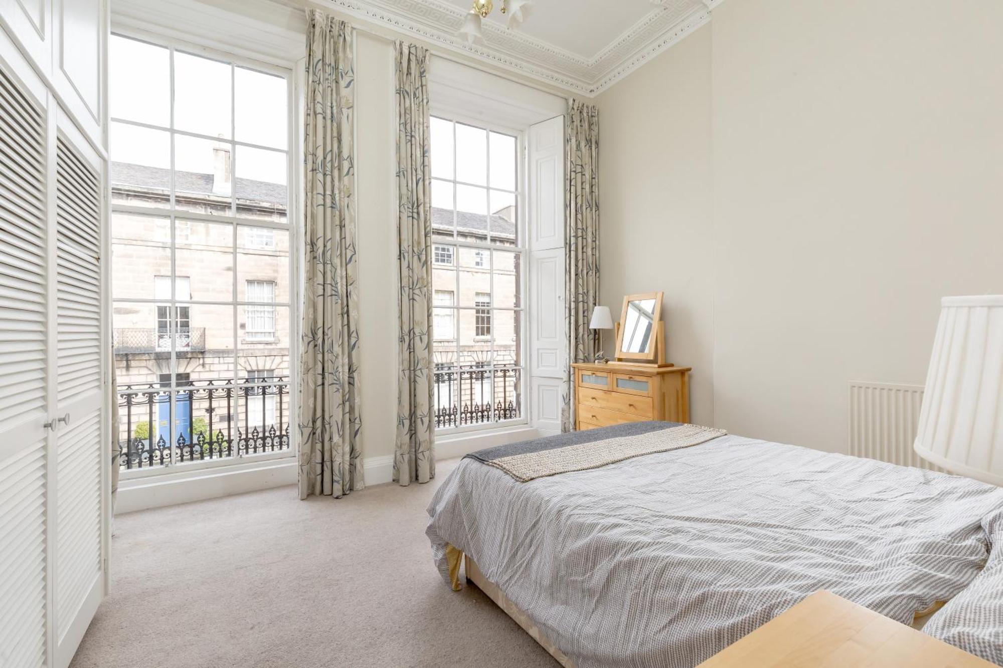 Light And Spacious 2 Bedroom Flat In Heart Of 爱丁堡 外观 照片
