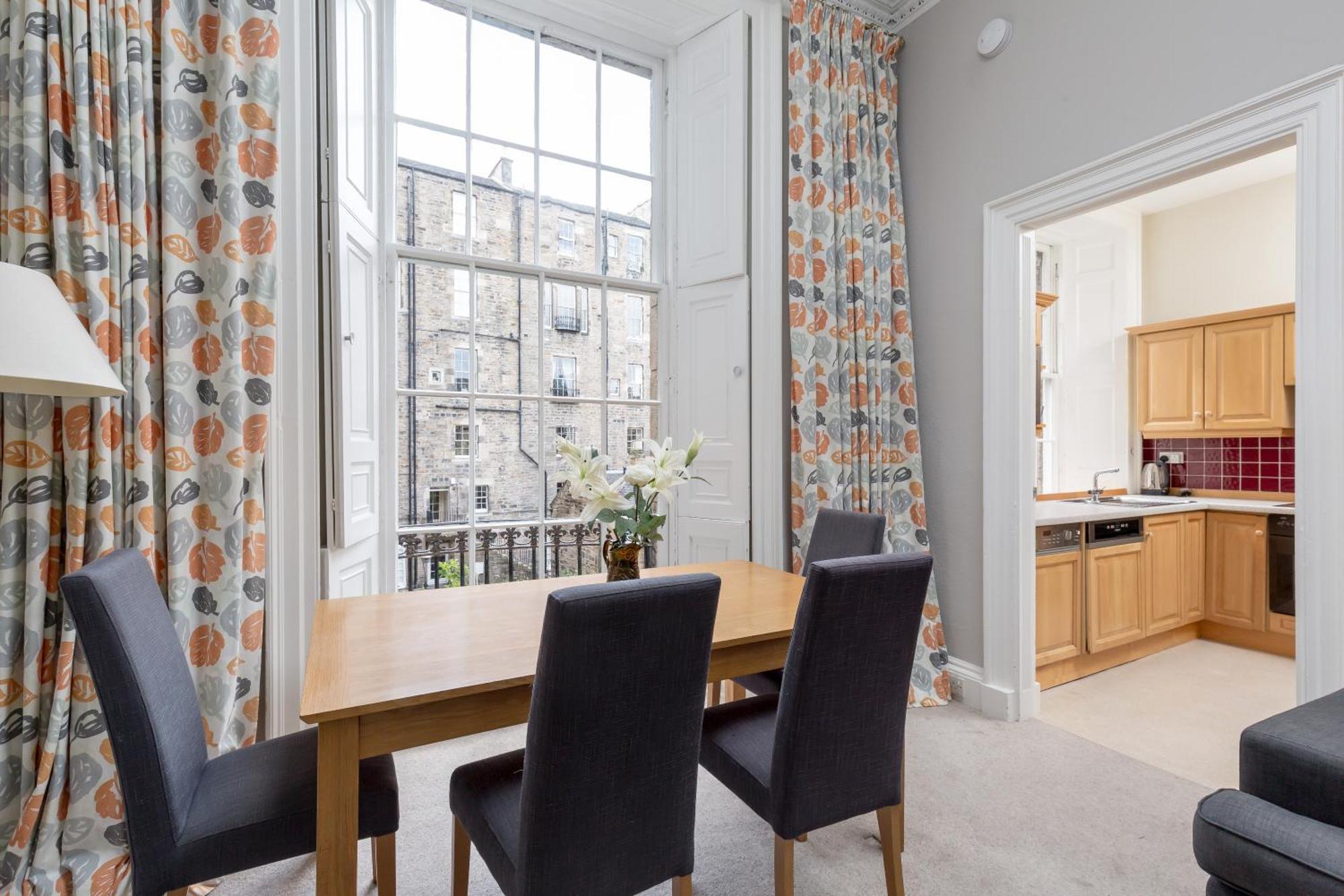 Light And Spacious 2 Bedroom Flat In Heart Of 爱丁堡 外观 照片